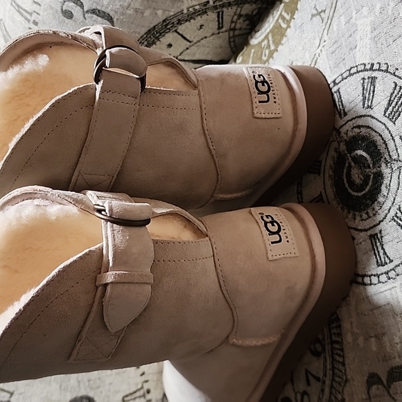 New Ugg Cream Color Boots - Picture 2 of 3